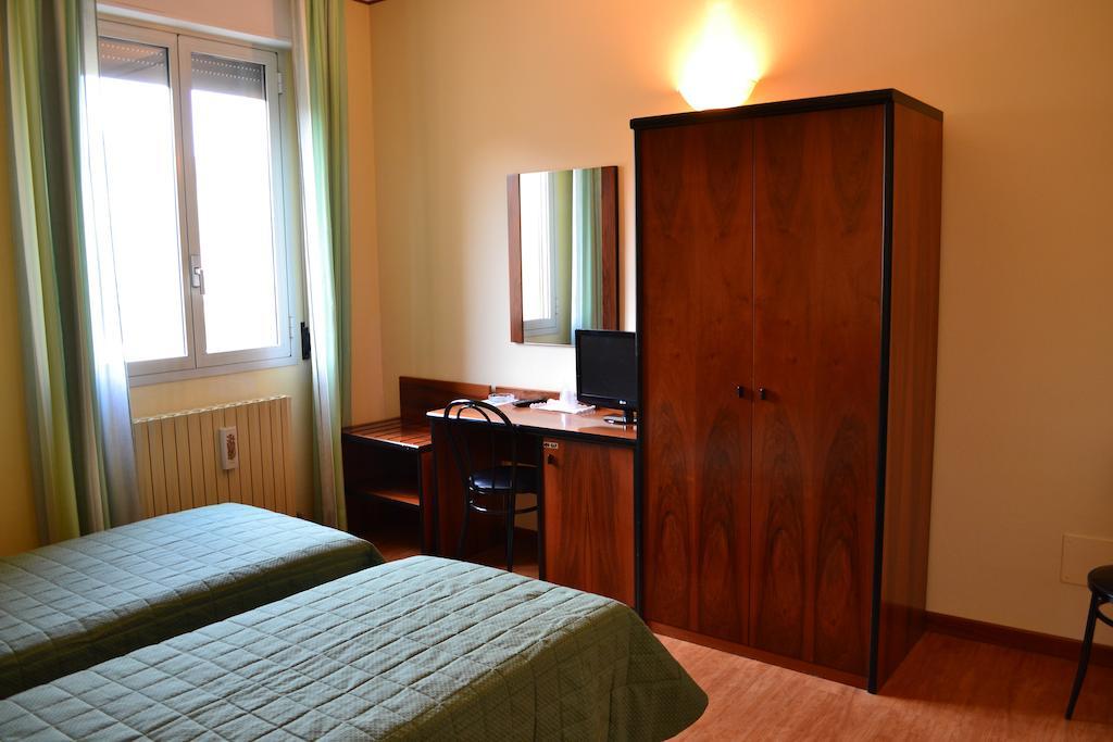 Albergo Elena Pianoro Kültér fotó