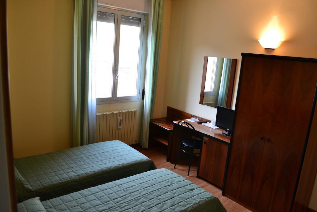 Albergo Elena Pianoro Kültér fotó