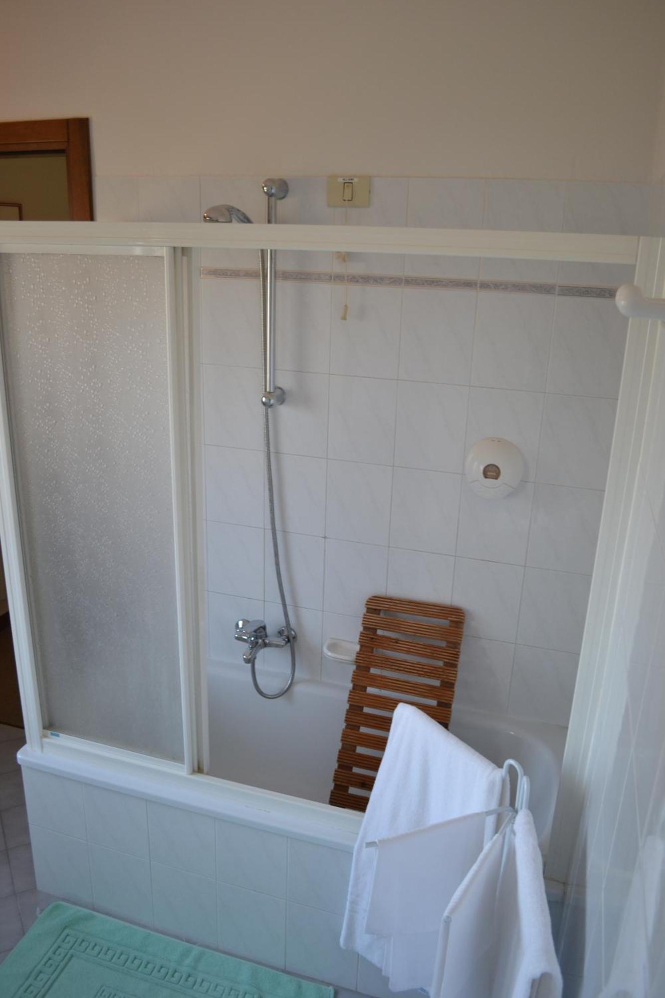 Albergo Elena Pianoro Szoba fotó