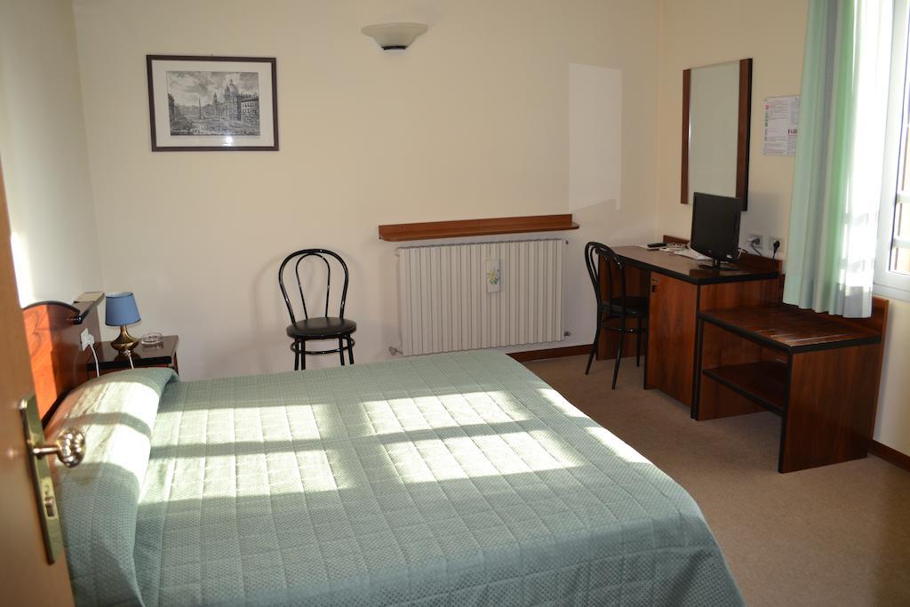 Albergo Elena Pianoro Szoba fotó